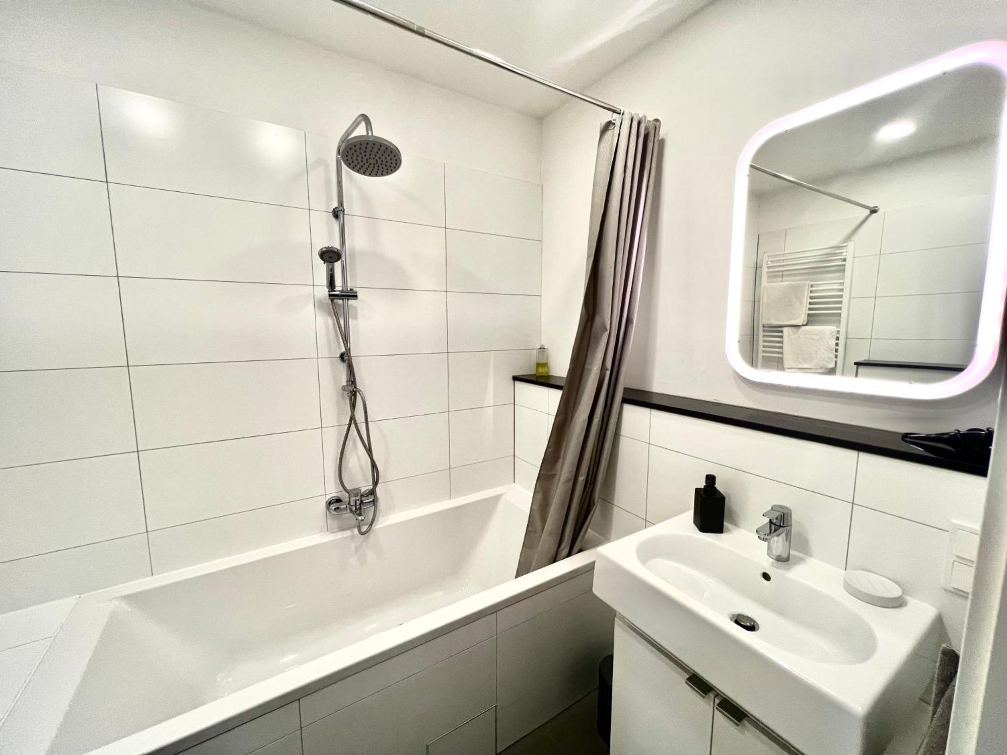 Vibehome Duesseldorf - Stresemannstrasse Экстерьер фото